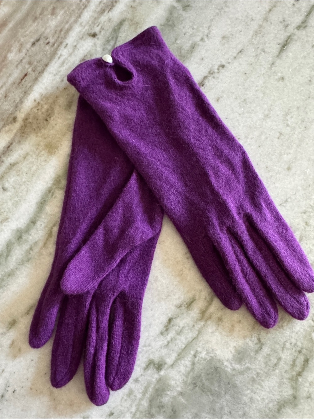 Banana Republic Deep Purple Lambs Wool Blend Gloves